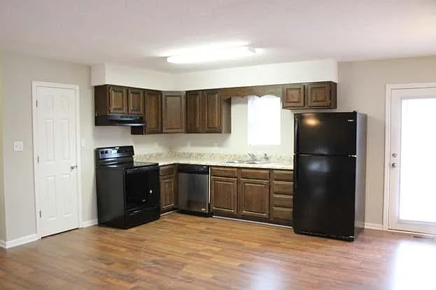 7004 Buddy J Ln #7004 — Photo 5
