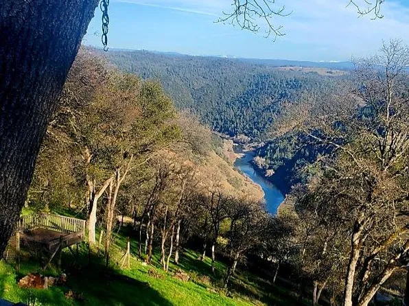 305 Riverview Dr, Auburn, CA 95603