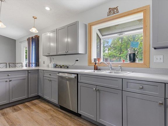 4th image of 307 Lambeth Rd