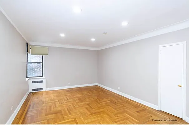 Rented by RealTegrity NY LLC | media 32