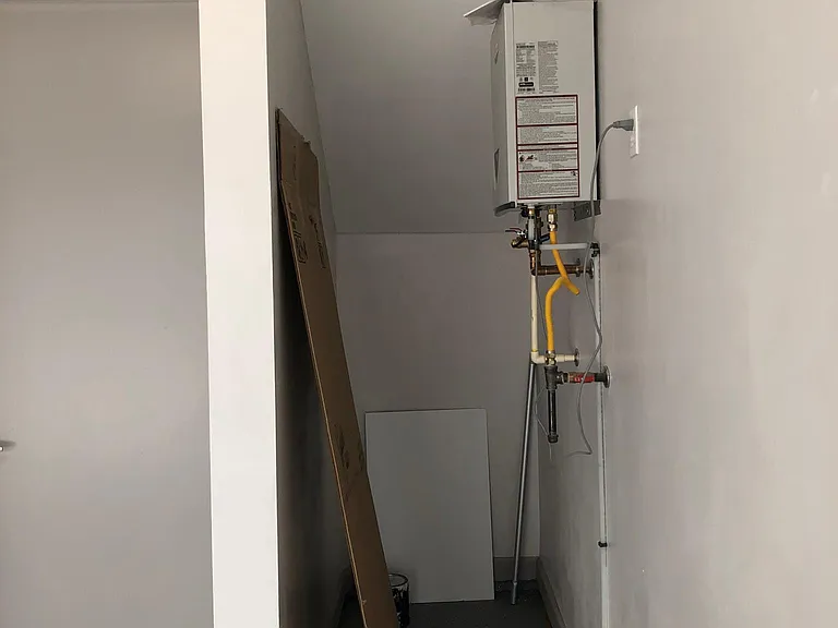 Tankless water heater