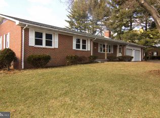 6202 Long Meadow Dr, Sykesville, MD 21784