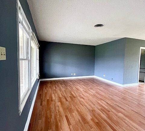 3rd image of 139 COMFORT