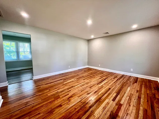 4 bed, 1600 sqft, $2,850 — Photo 2