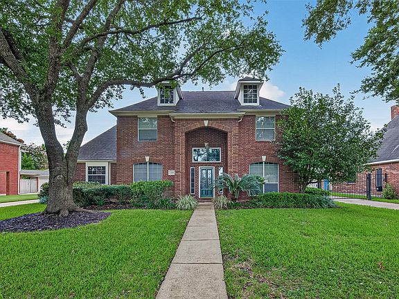 2nd image of 2202 Plantation Bend Dr