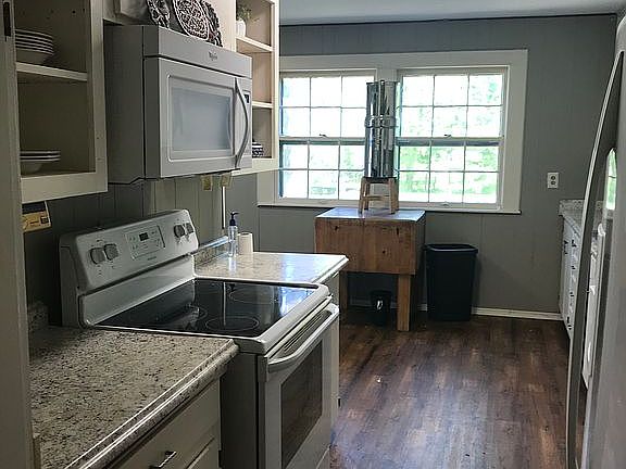 2nd image of 408 E Park Ave