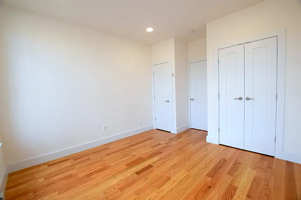 Rented by Compass | media 51