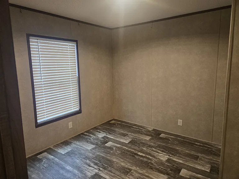 225 Tamara Ln — Photo 7