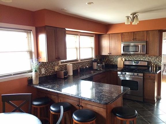 3rd image of 3356 W Columbia Ave