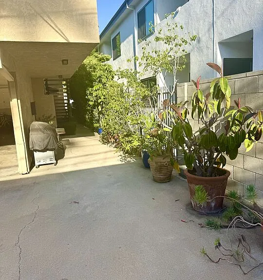 1237 N Ogden Dr #3 — Photo 13