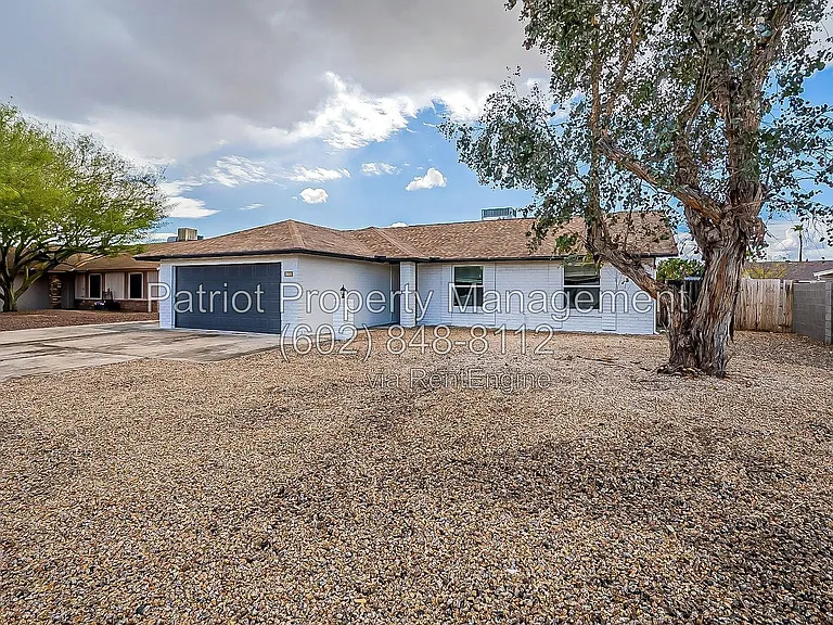7003 W Sierra St — Photo 2