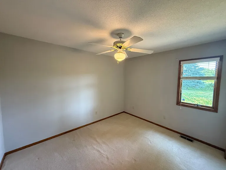 5018 Goldfinch Ln — Photo 20