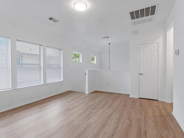 15 Benedict Canyon Loop — Photo 14