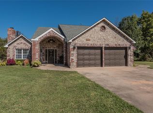 900 NW 11th St, Wagoner, OK 74467