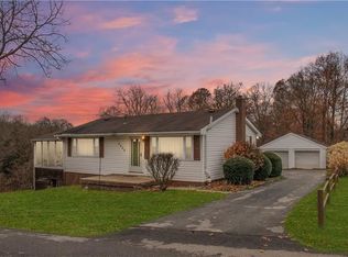 2008 Willowbrook Dr W, Industry, PA 15052
