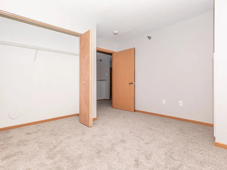 911 41st St NW #103 — Photo 5