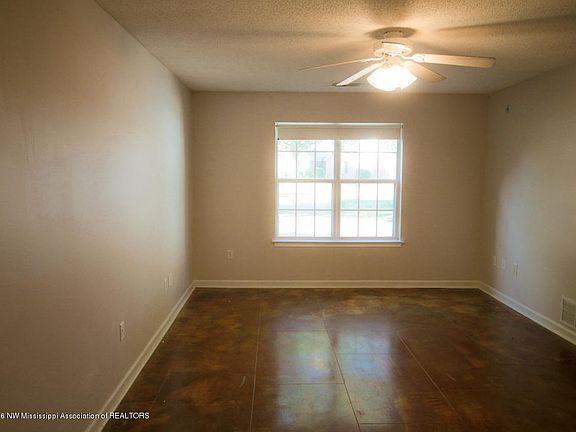 5th image of 9189 Lakeshore Dr