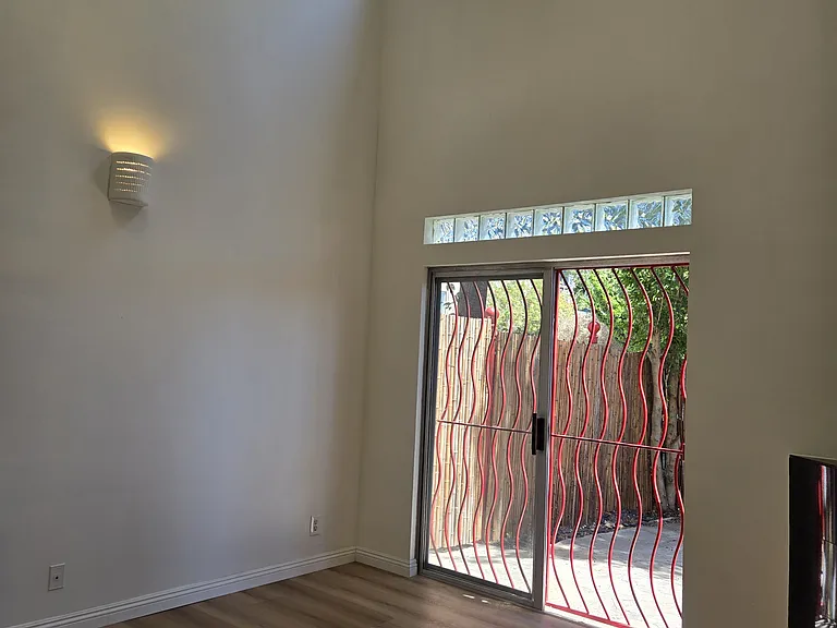 531 Indiana Ave #B — Photo 5