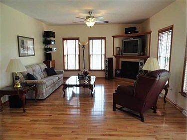 3rd image of 1222 Silver Dr