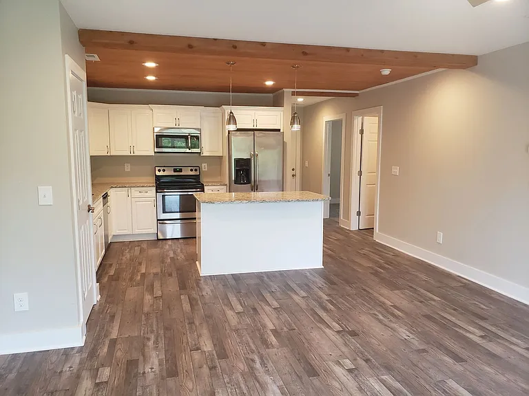 182 Pine Hollow Rd — Photo 6