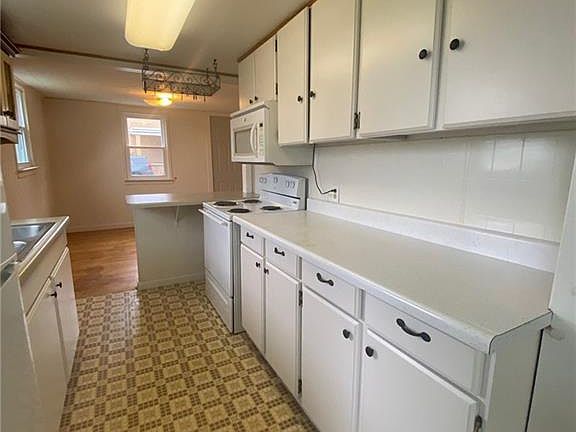 5th image of 235 E Louisiana St