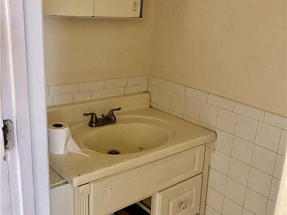 5th image of 1710 Kings Mill Ct