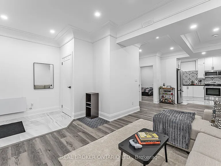 330 Maple Ave #BASEMENT — Photo 9