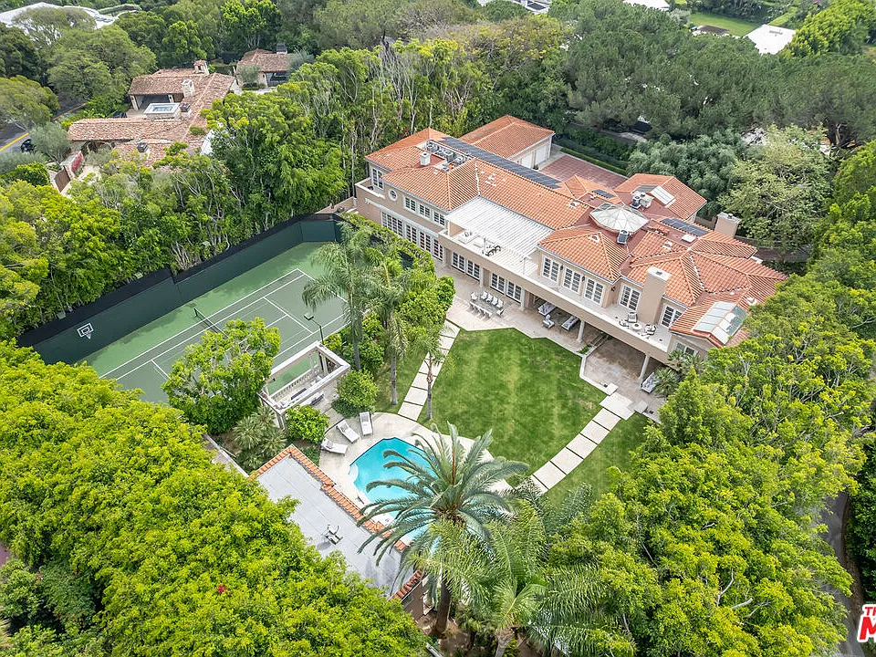407 Robert Ln