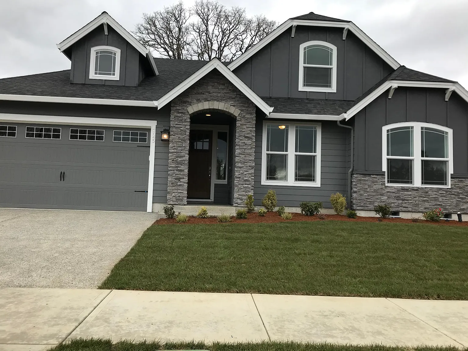 5 bed, 2670 sqft, $3,695 — Photo 1