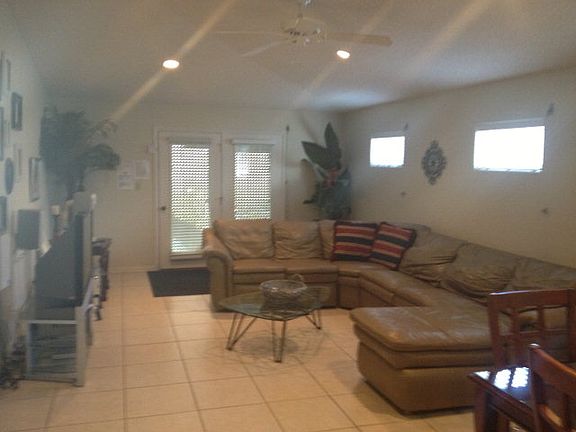 3rd image of 105 E Sheepshead St