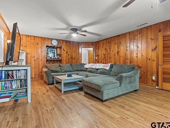 5th image of 1112 Pine St
