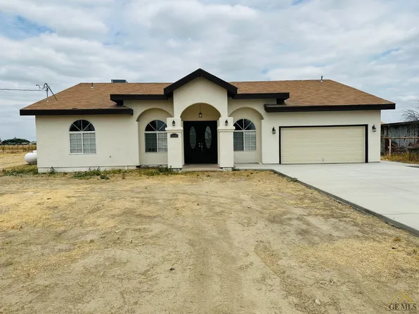 10486 Christina St, Delano, CA 93215