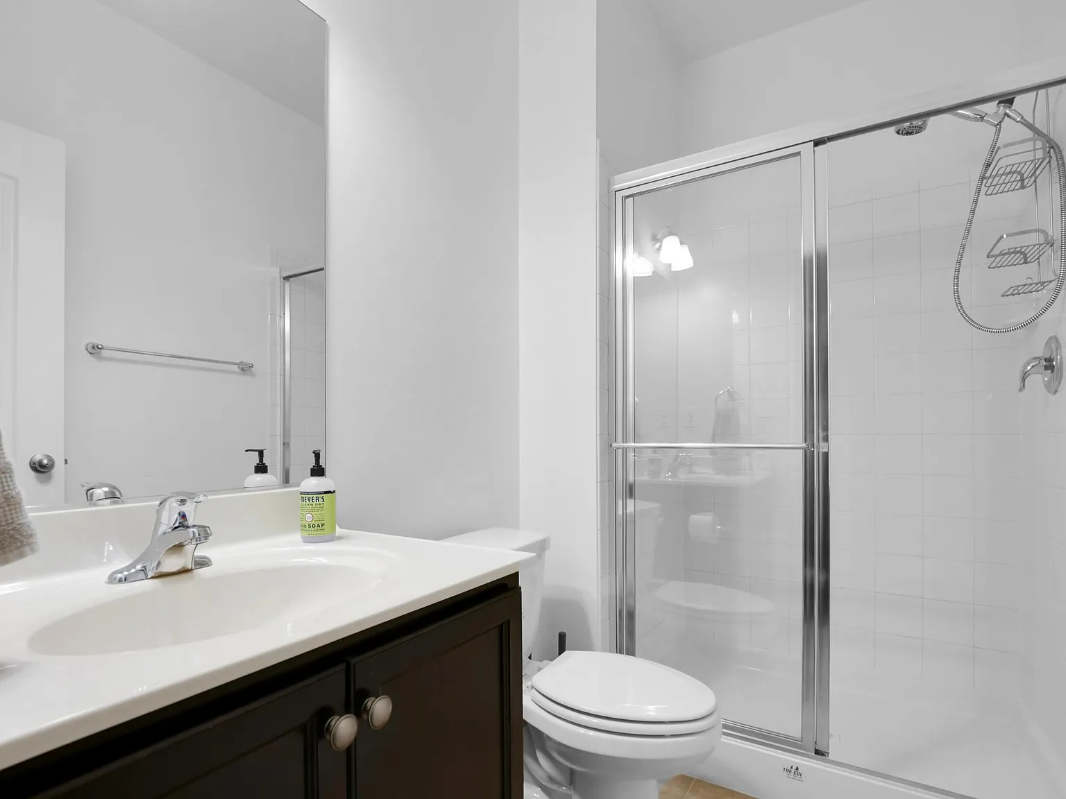3 bed, 3.5 bath, 2300 sqft, $3,450 — Photo 2