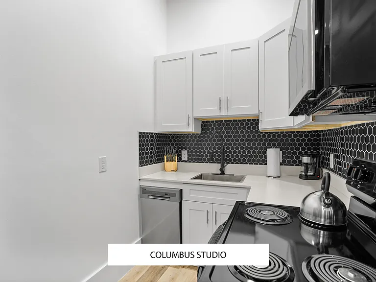 Ybor Luxe Apartments — Photo 21