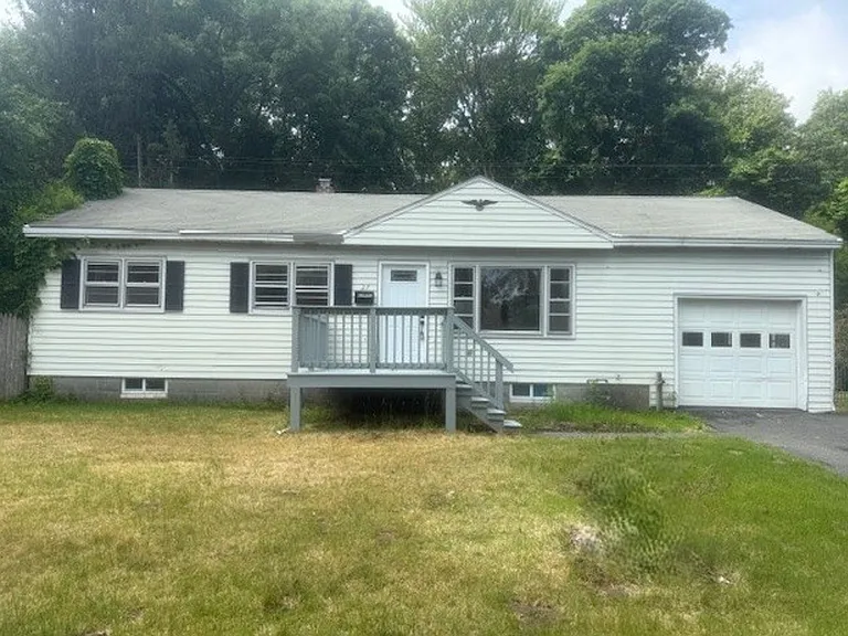 27 Hanifin Ave — Photo 1
