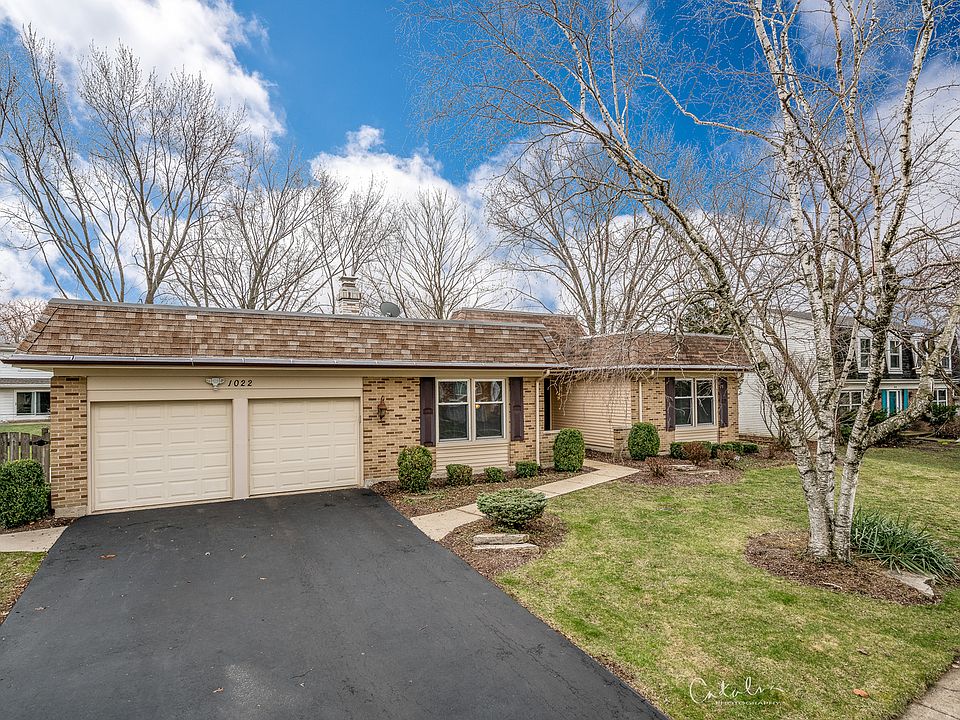 1st image of 1022 W Skylark Dr