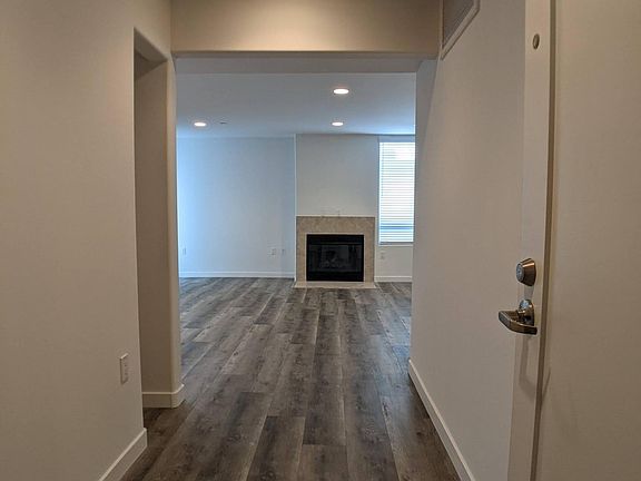2nd image of 5143 White Oak Ave Unit 202