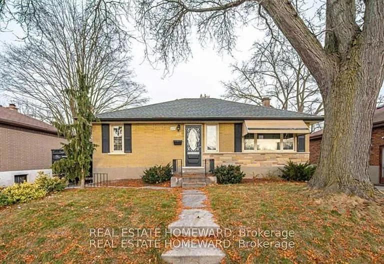668 Harold Dr — Photo 1