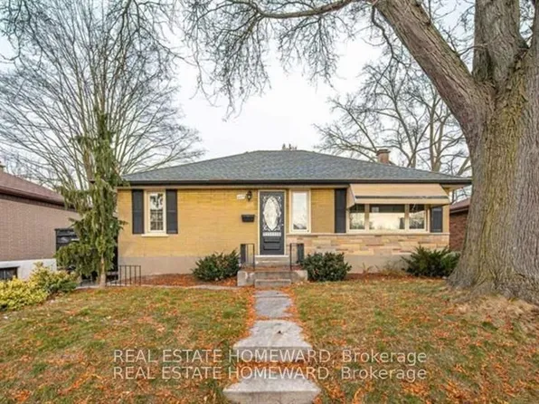 668 Harold Dr, Peterborough, ON K9J 3Y2