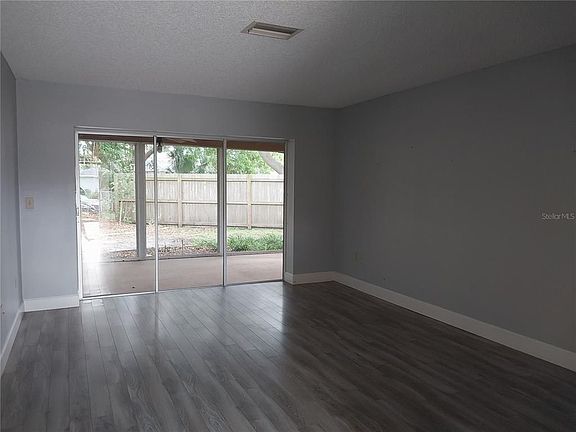 3rd image of 3962 Basswood Dr