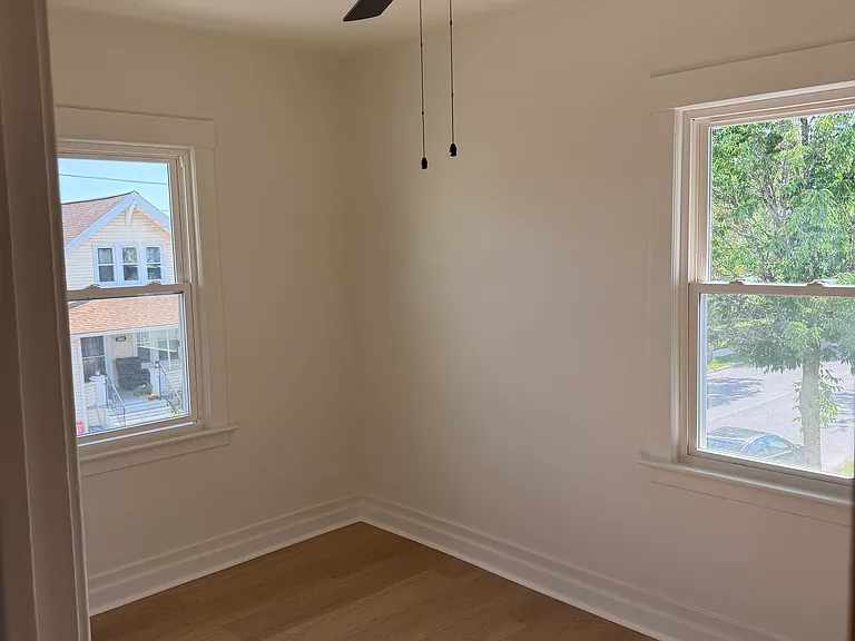 253 W Hazeltine Ave #18 — Photo 11