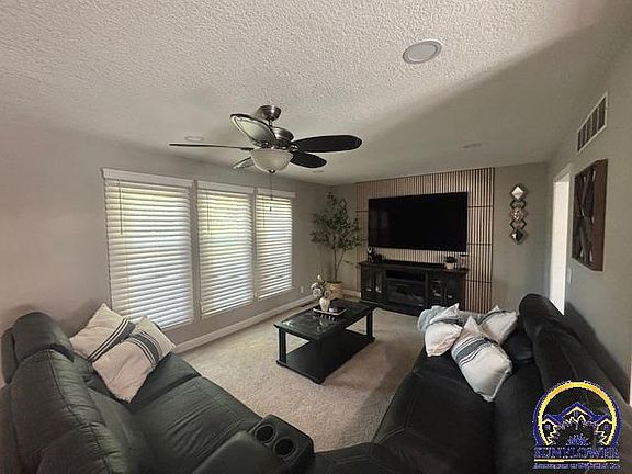 2nd image of 2913 Monterey Dr