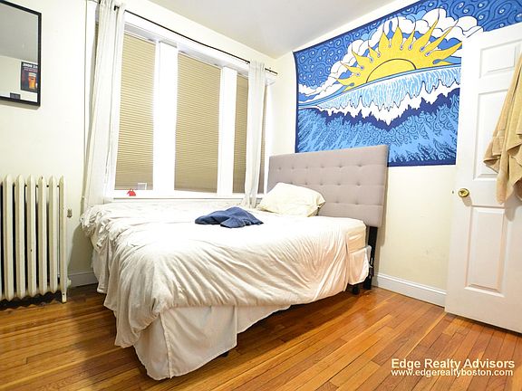 5th image of 62 Egmont St APT 3A