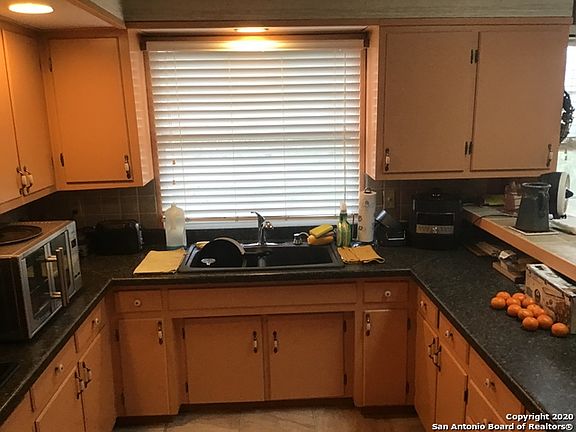 4th image of 11914 Park Dr #37