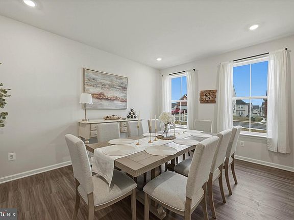 4th image of 1311 Foal St