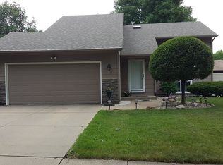 805 N Savannah Dr, Sioux Falls, SD 57103