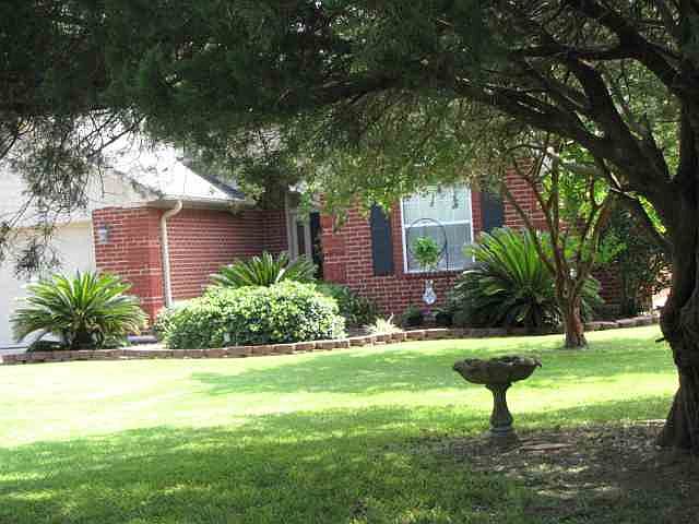 1st image of 831 Suncrest Dr