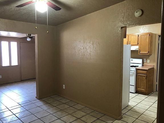 4th image of 1401 Gladys Dr