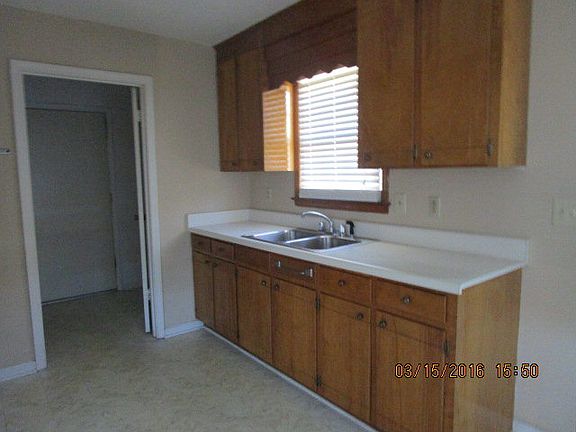 3rd image of 202 Ashcroft Dr