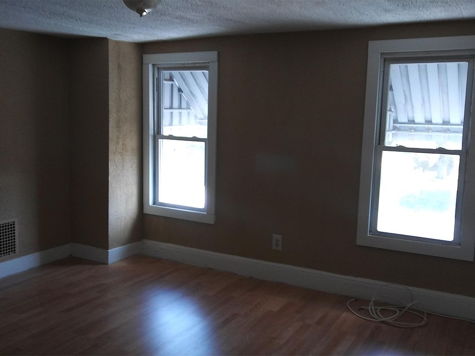 2nd image of 521 Linden Ave